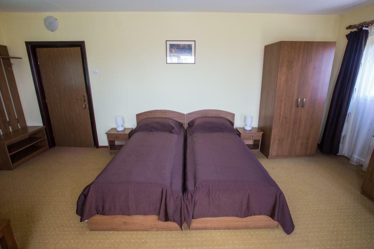 Camere De Inchiriat Hatuica מראה חיצוני תמונה